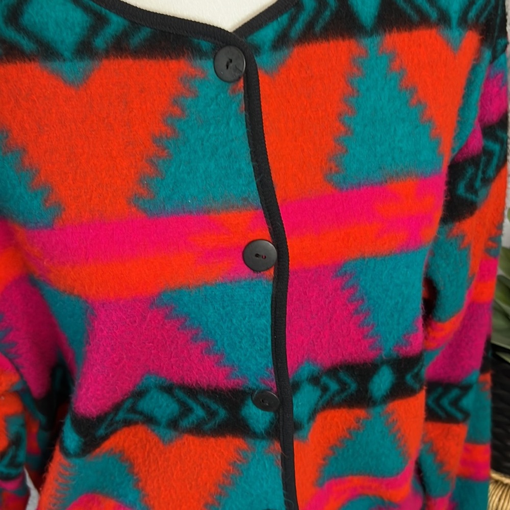 Vibrant Geometric Patterned Cardigan - Picture 2 of 8